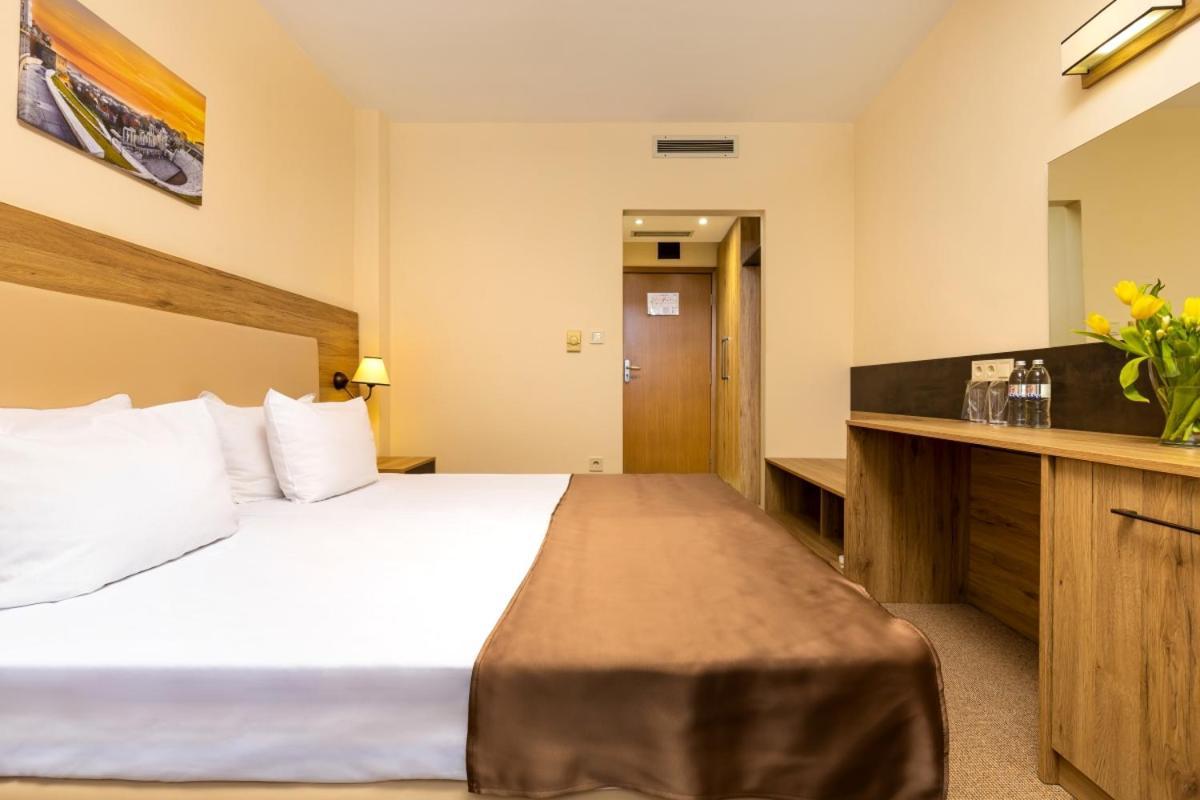 Hotel Intelcoop Plovdiv Extérieur photo